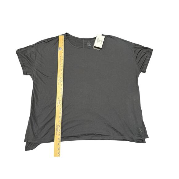Nike Women's Plus Size Black Short Sleeve Yoga Top Size 3X New - Picture 3 of 7